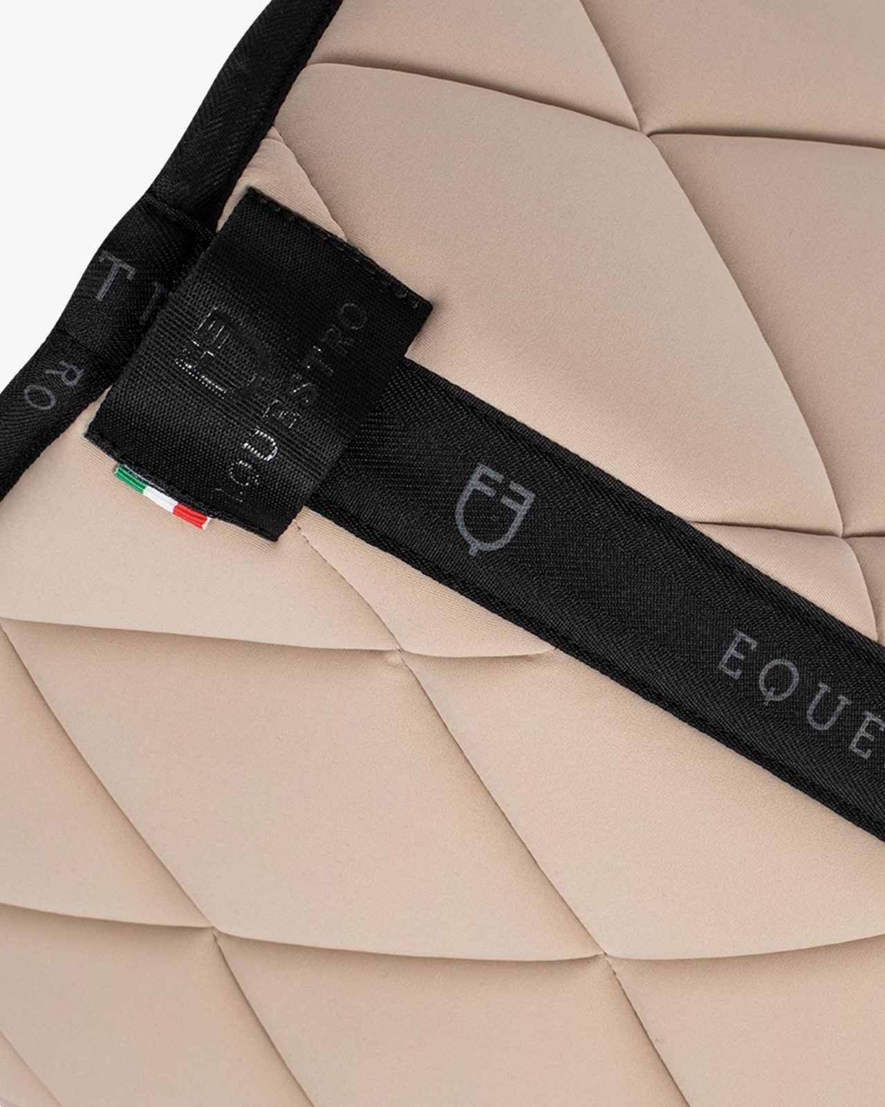Equestro - Dressur underlag med logo