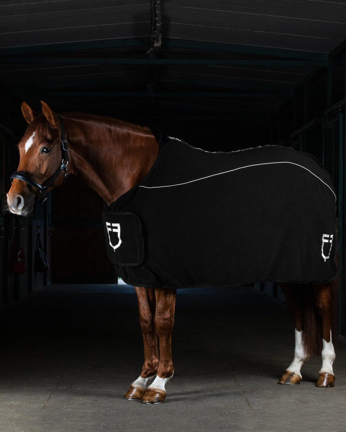 Equestro - Fleece tæppe- Sort