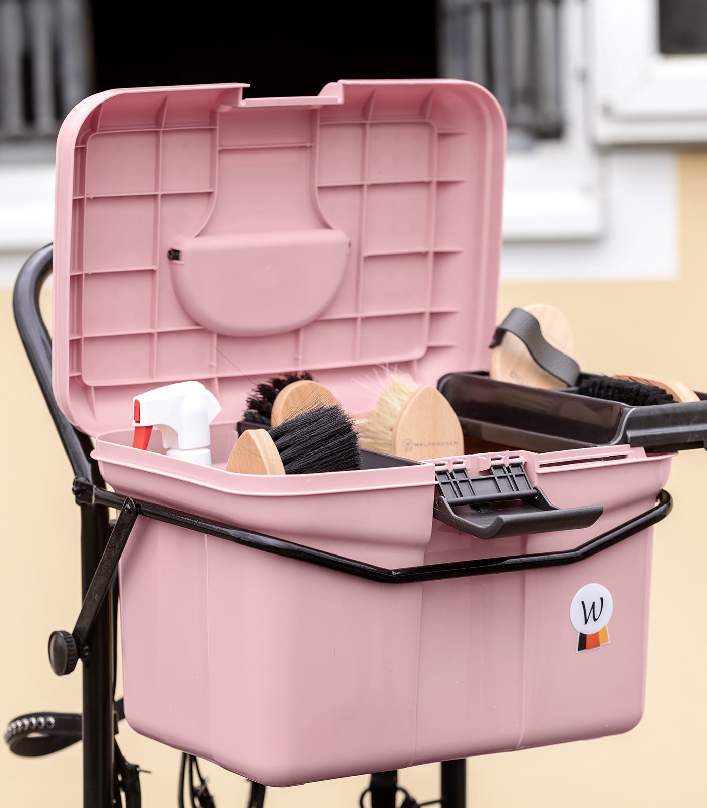 Waldhausen - Stable Carry, black