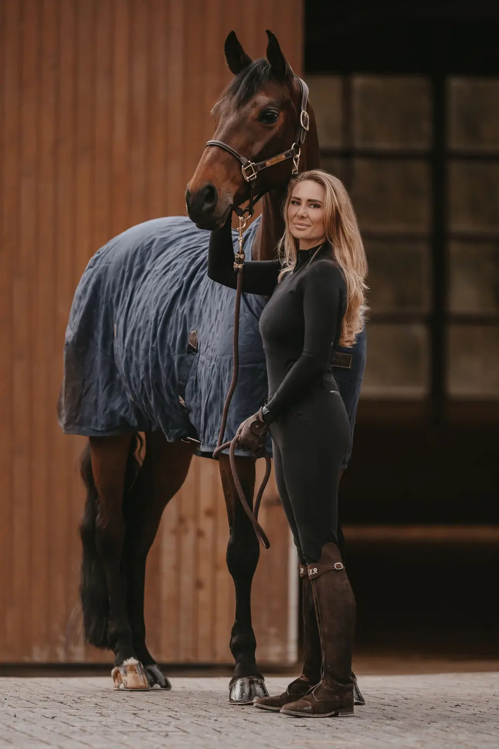 Kentucky - Stalddækken, stable rug, 200g foret m. kaninpels, navy