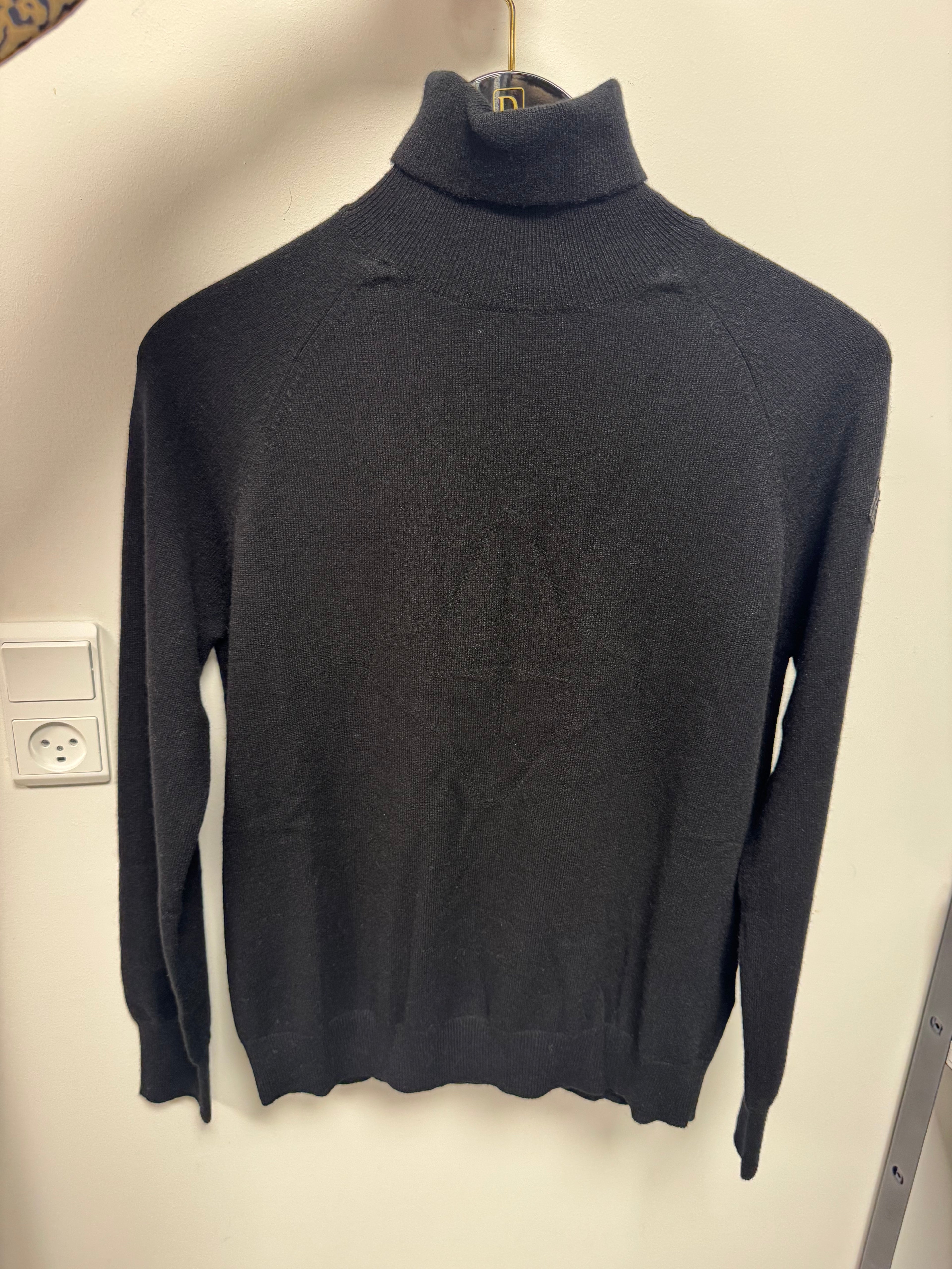 Trolle, Cashmere Faded logo turtleneck, Sweater- Black