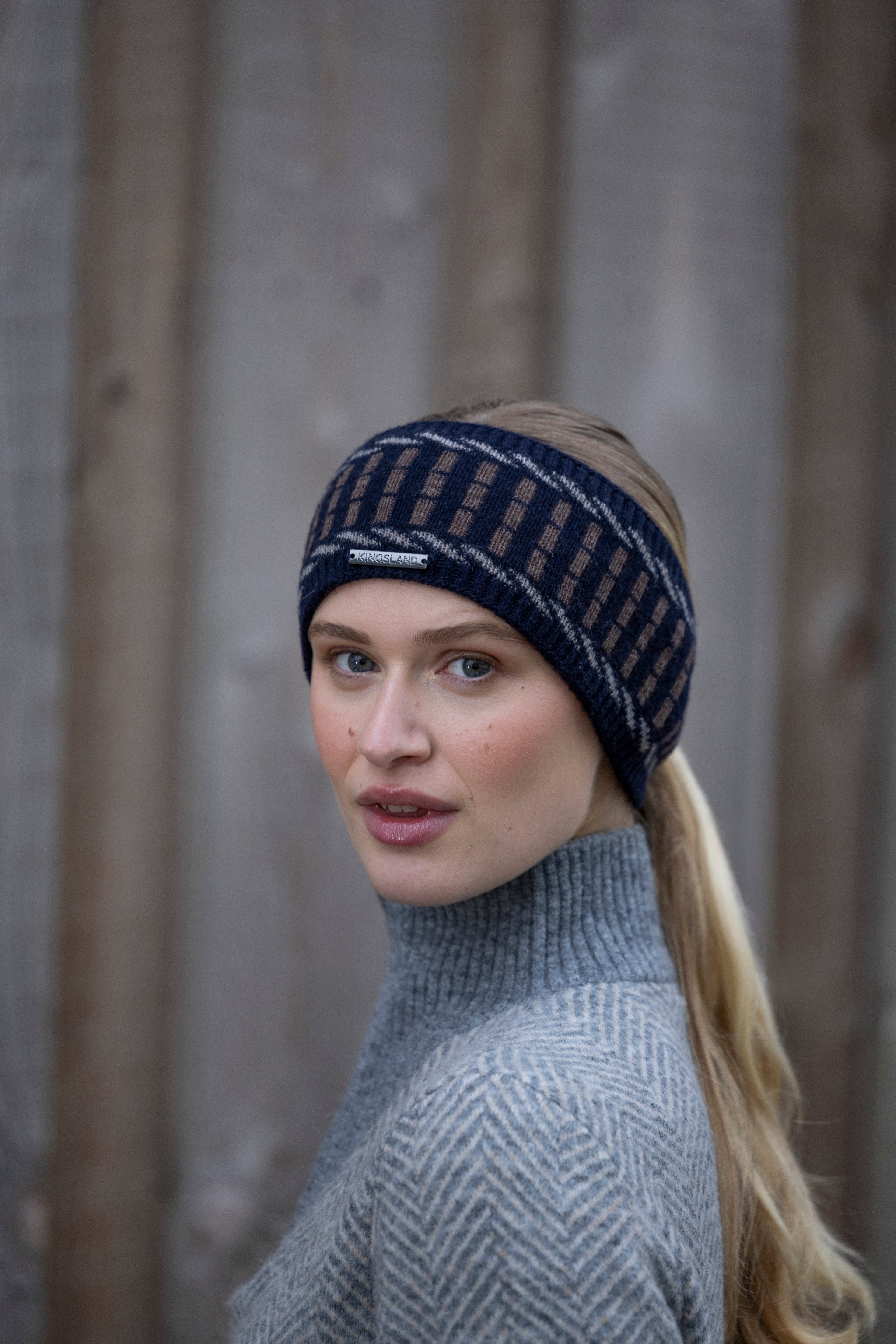 Kingsland, Pandebånd, Arno- Navy