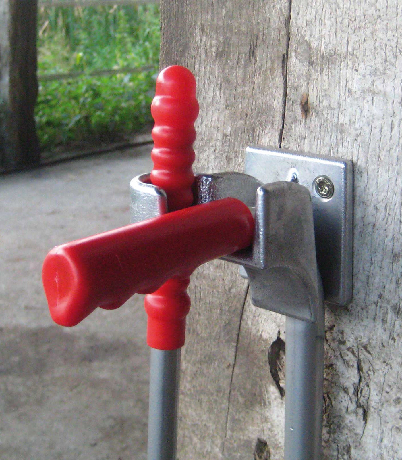 Waldhausen - Holder for Stable Butler