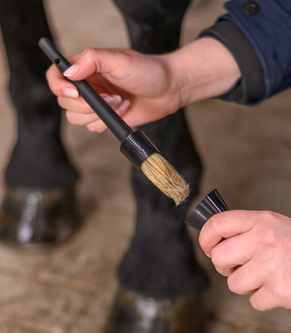 Waldhausen - Hoof Brush with cover