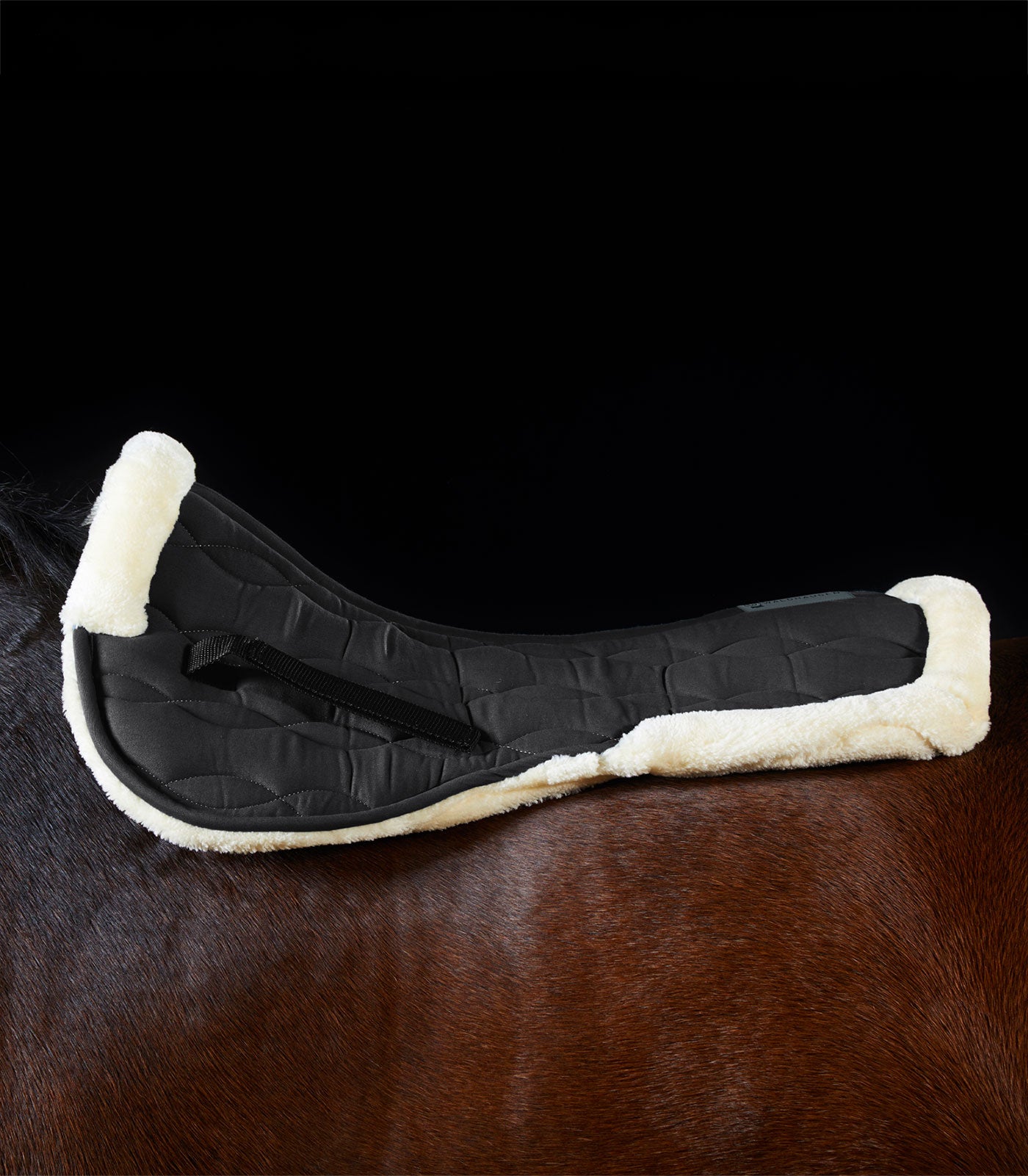 Waldhausen - Saddle pad with synthetic lambskin, black