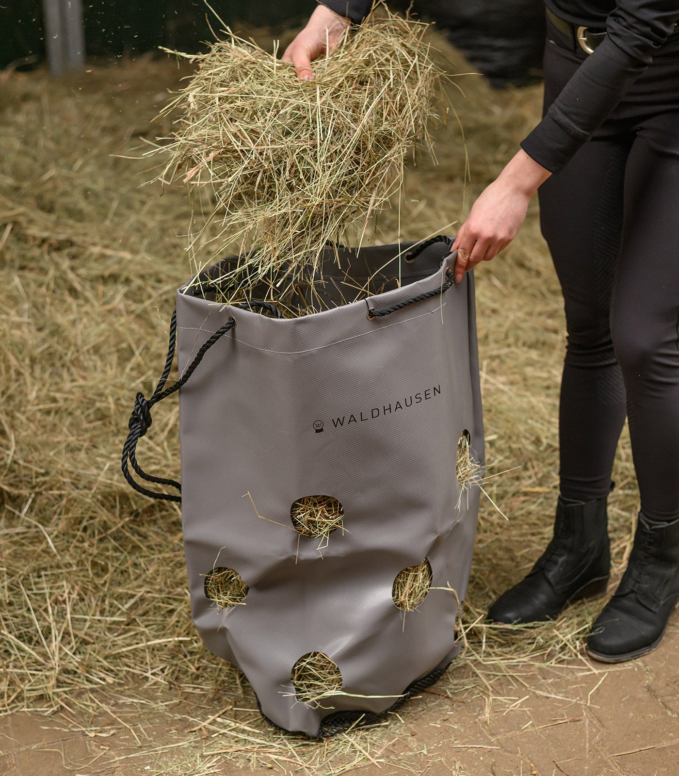 Waldhausen - Hay bag with mesh bottom, grey, capacity: 85l / 4kg hay