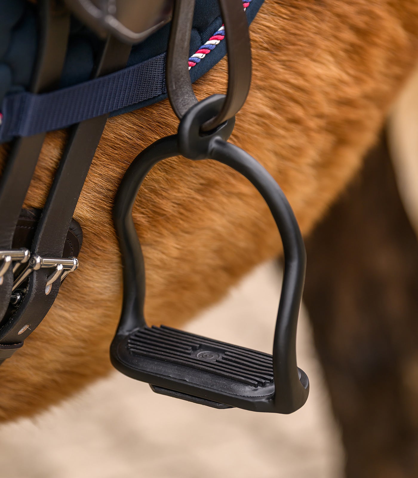 Waldhausen - icelandic stirrup, Alu, black, 12cm