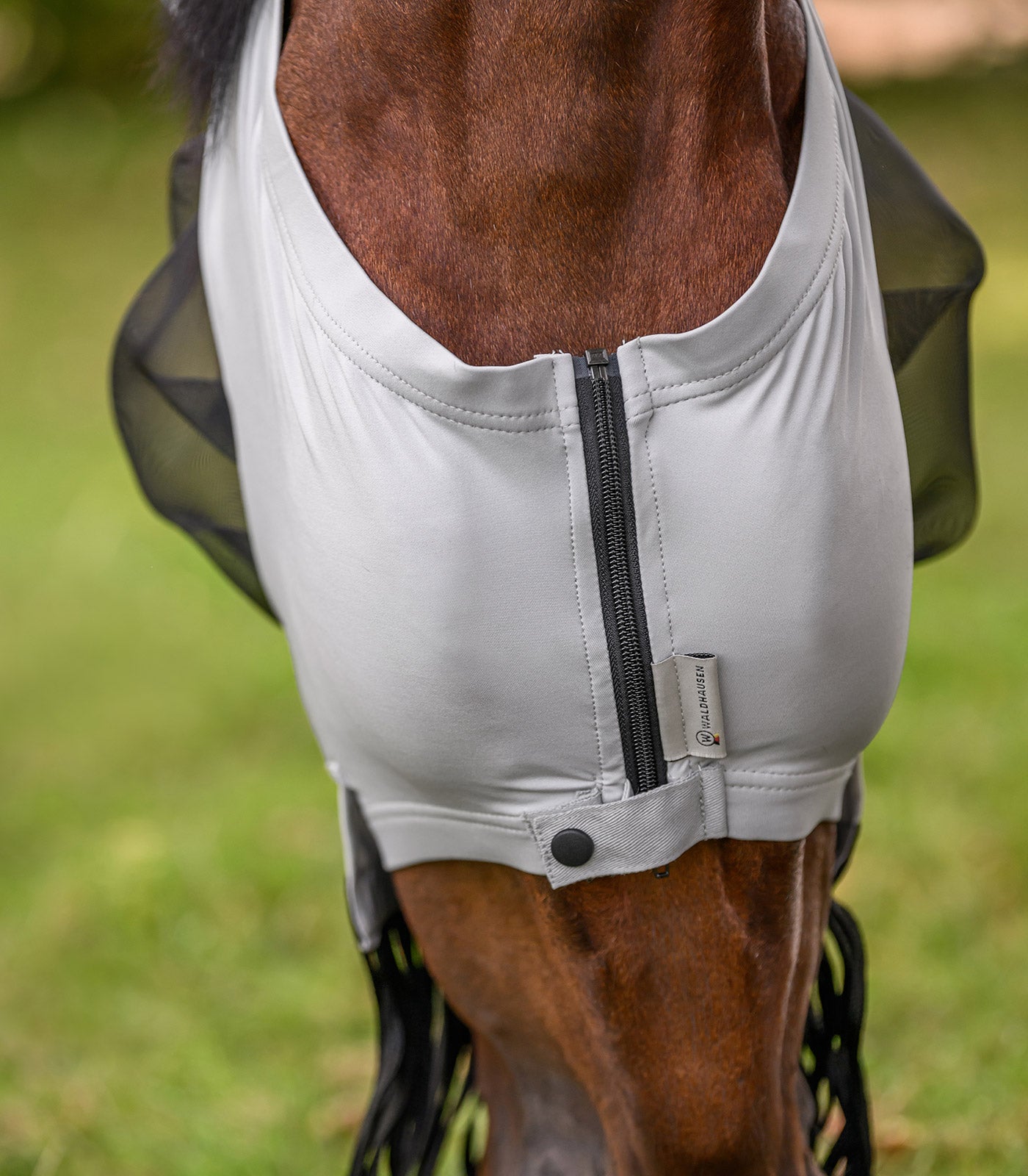 Waldhausen - Fly Mask Puck with nose fringes