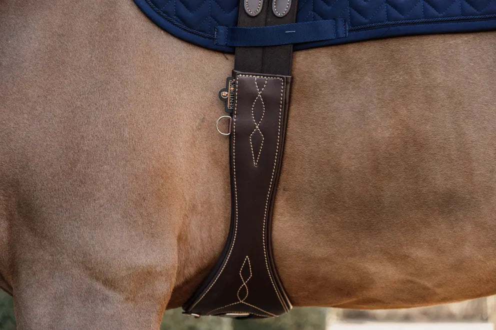 Kentucky - Anatomisk gjord, Anatomic girth, brun