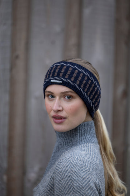 Kingsland, Pandebånd, Arno- Navy