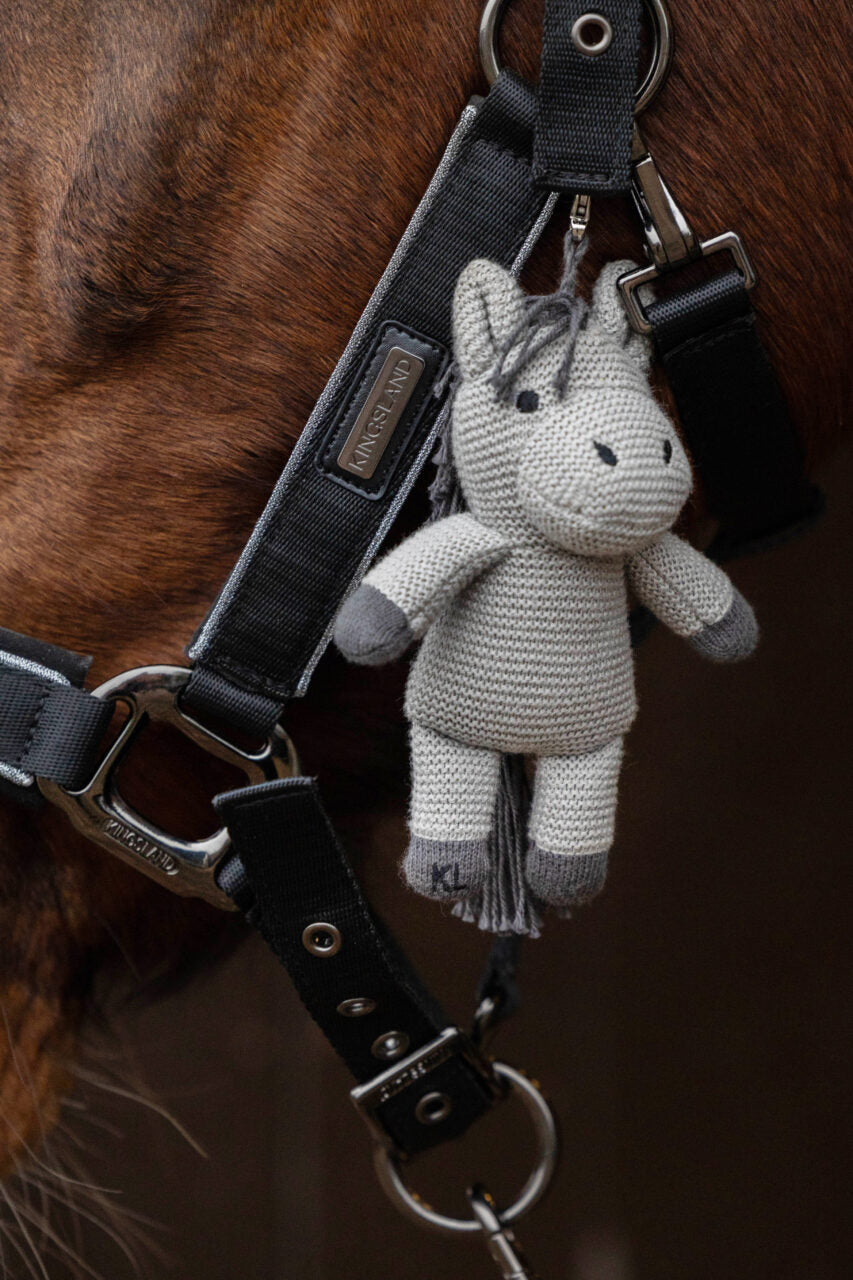 Kingsland, Knitted horse, Monty- grey